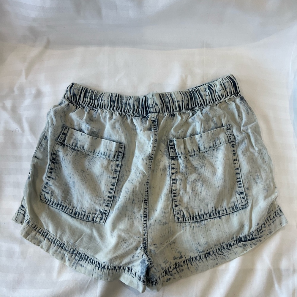Stylish Women's Denim Like Shorts
